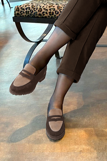 Chocolate brown and biscuit beige women's casual loafers. Round toe. Flat rubber soles. Worn view - Florence KOOIJMAN
